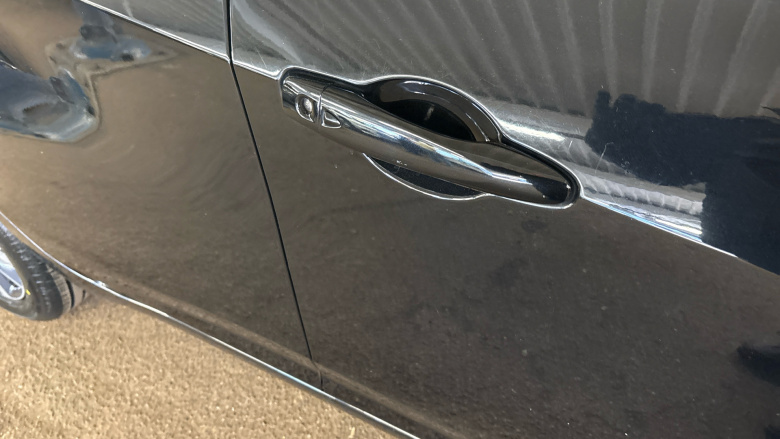 Nissan Micra 1.0 IG-T 100 Tekna 5dr Petrol Hatchback